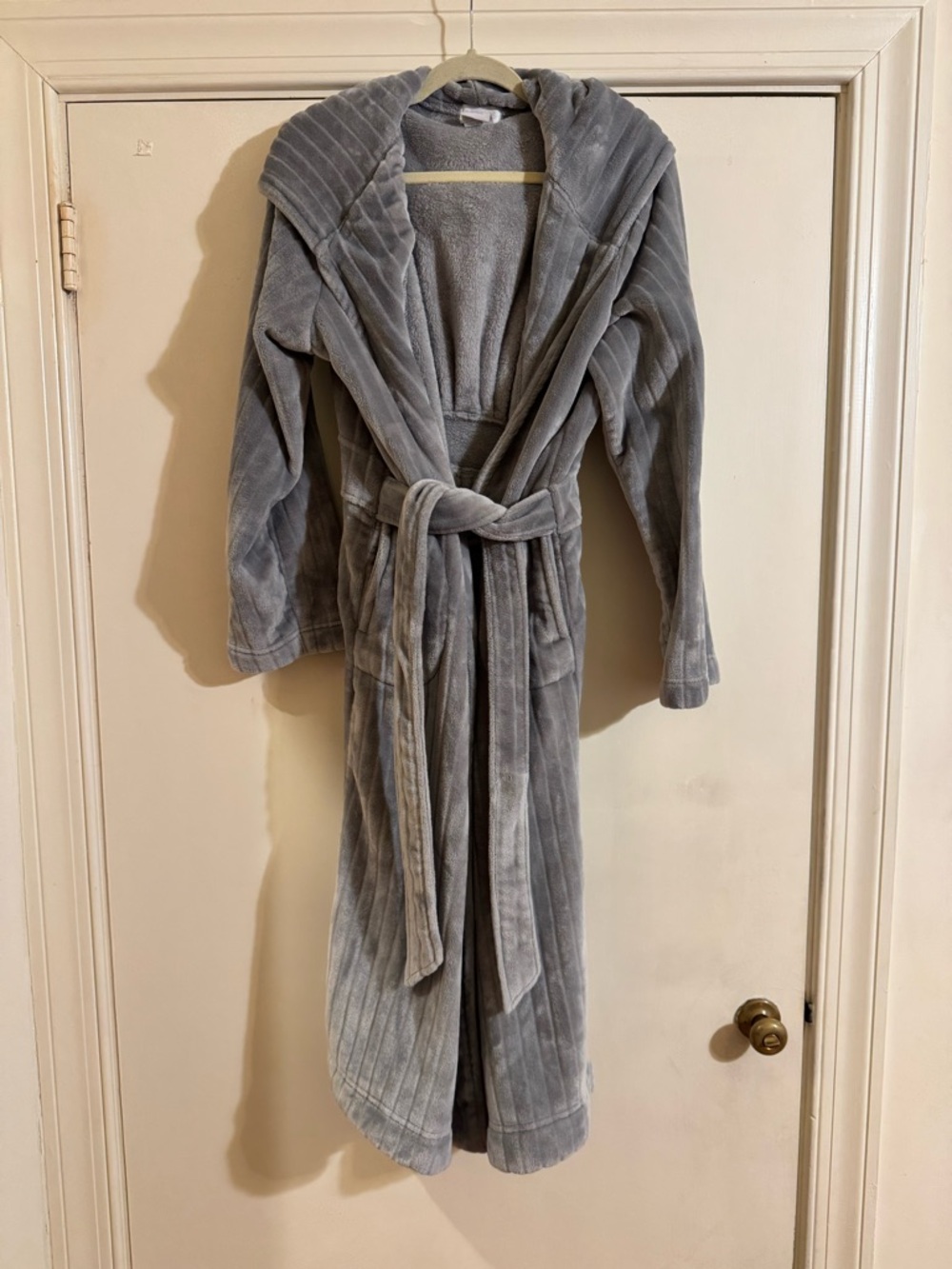 Plush Hooded Gray Women's Robe - Cozy Loungewear